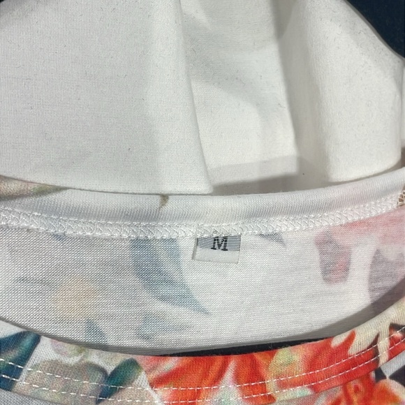 Knot Front Short Sleeve Floral Top - Picture 6 of 8